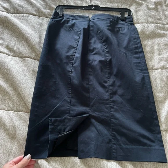 ⭐️🌴Etro Skirt - Picture 2 of 5